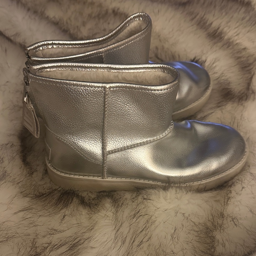 Women's Silver Uggs